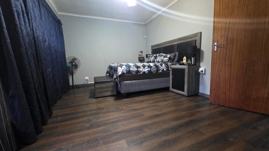 3 Bedroom Property for Sale in Flamwood North West